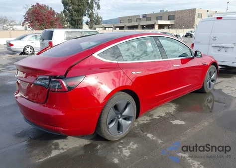 2018 Tesla Model 3 Long Range/Mid Range z USA, uszkodzony, nr VIN 5YJ3E1EA4JF030711